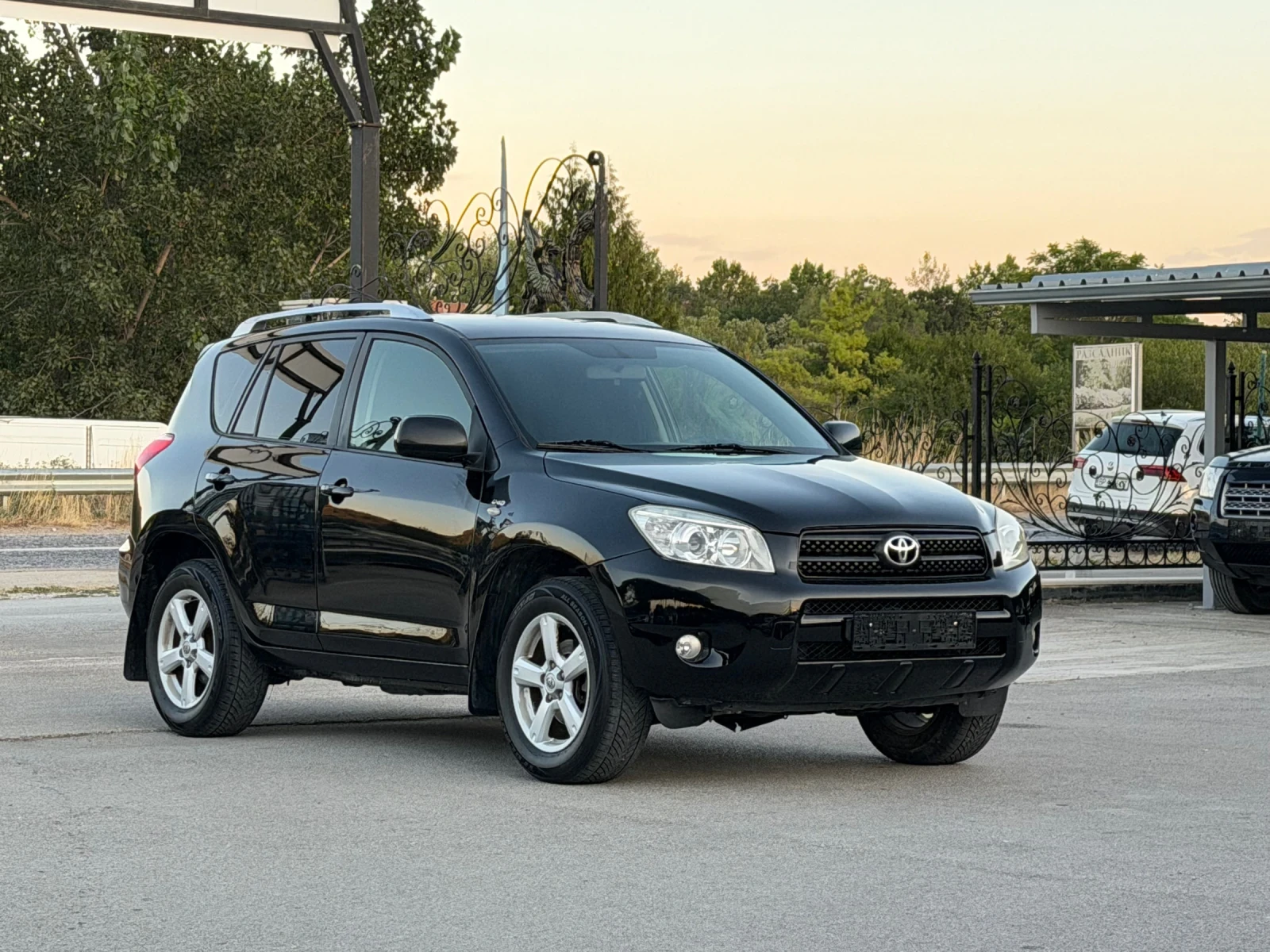 Toyota Rav4 2.2D4D ИТАЛИЯ 4х4, снимка 4 - Автомобили и джипове - 55946827