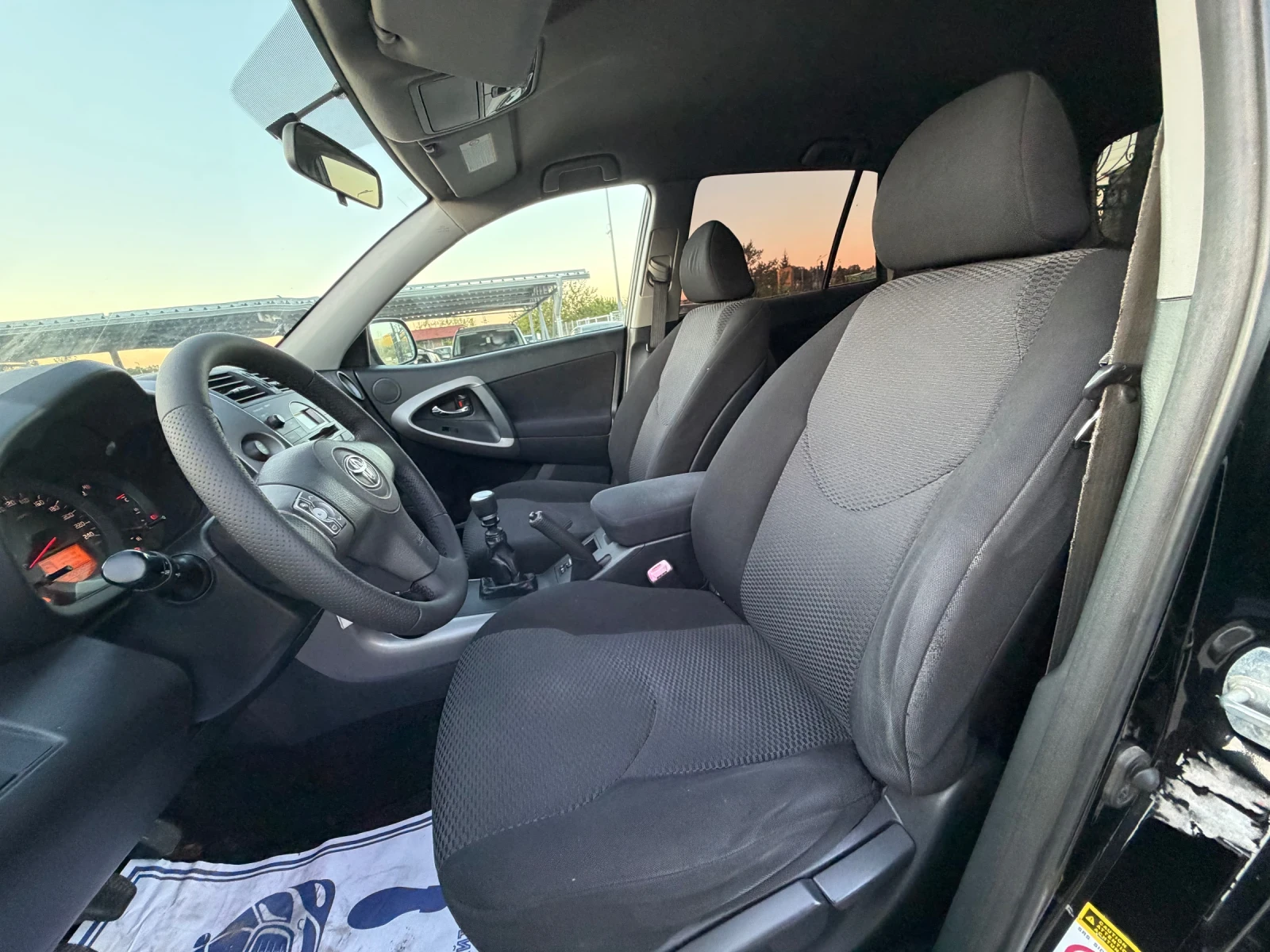 Toyota Rav4 2.2D4D ИТАЛИЯ 4х4, снимка 7 - Автомобили и джипове - 55946827