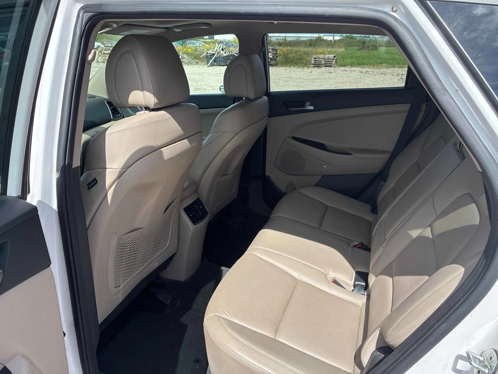 Hyundai Tucson LUXURY 2.0 GDI AWD, снимка 11 - Автомобили и джипове - 56070108