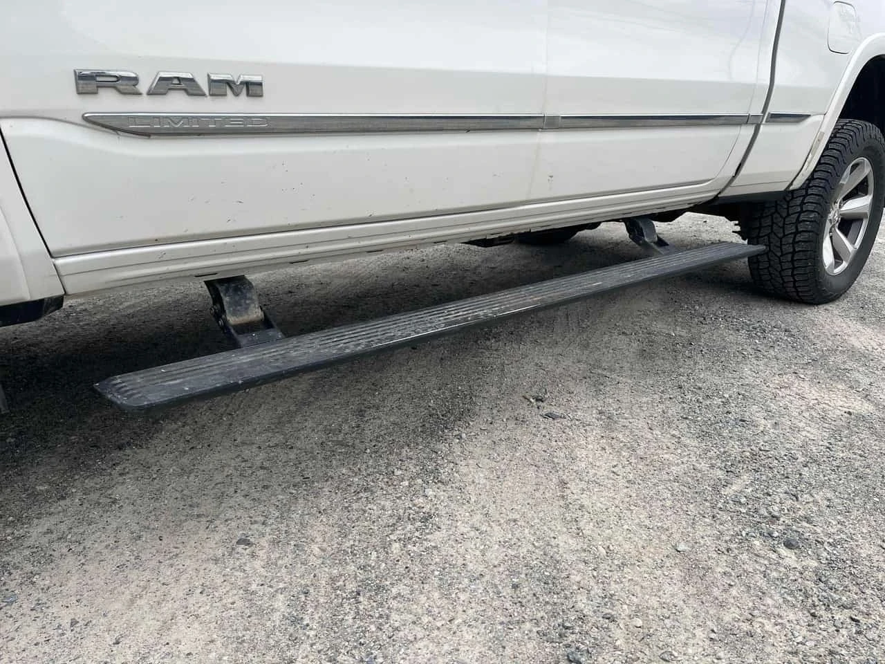 Dodge RAM 1500 Limited | CARFAX | БЕЗ ИНЦИДЕНТИ, снимка 13 - Автомобили и джипове - 56185807