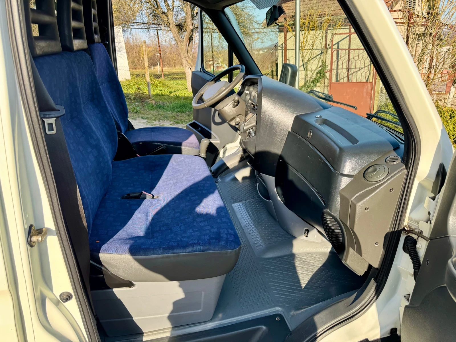Iveco Daily 4.30м. ДЪЛЖИНА* Падащ борд* Реален пробег, снимка 17 - Бусове и автобуси - 56079152