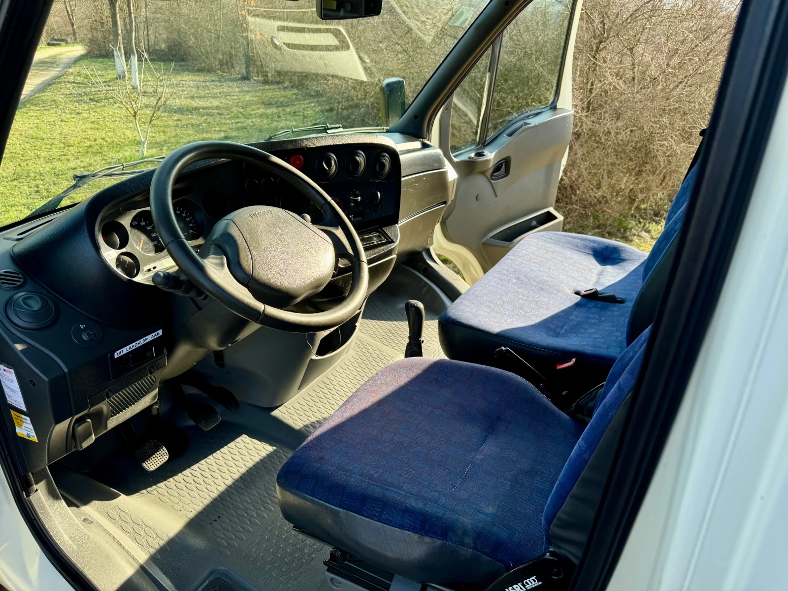 Iveco Daily 4.30м. ДЪЛЖИНА* Падащ борд* Реален пробег, снимка 15 - Бусове и автобуси - 56079152