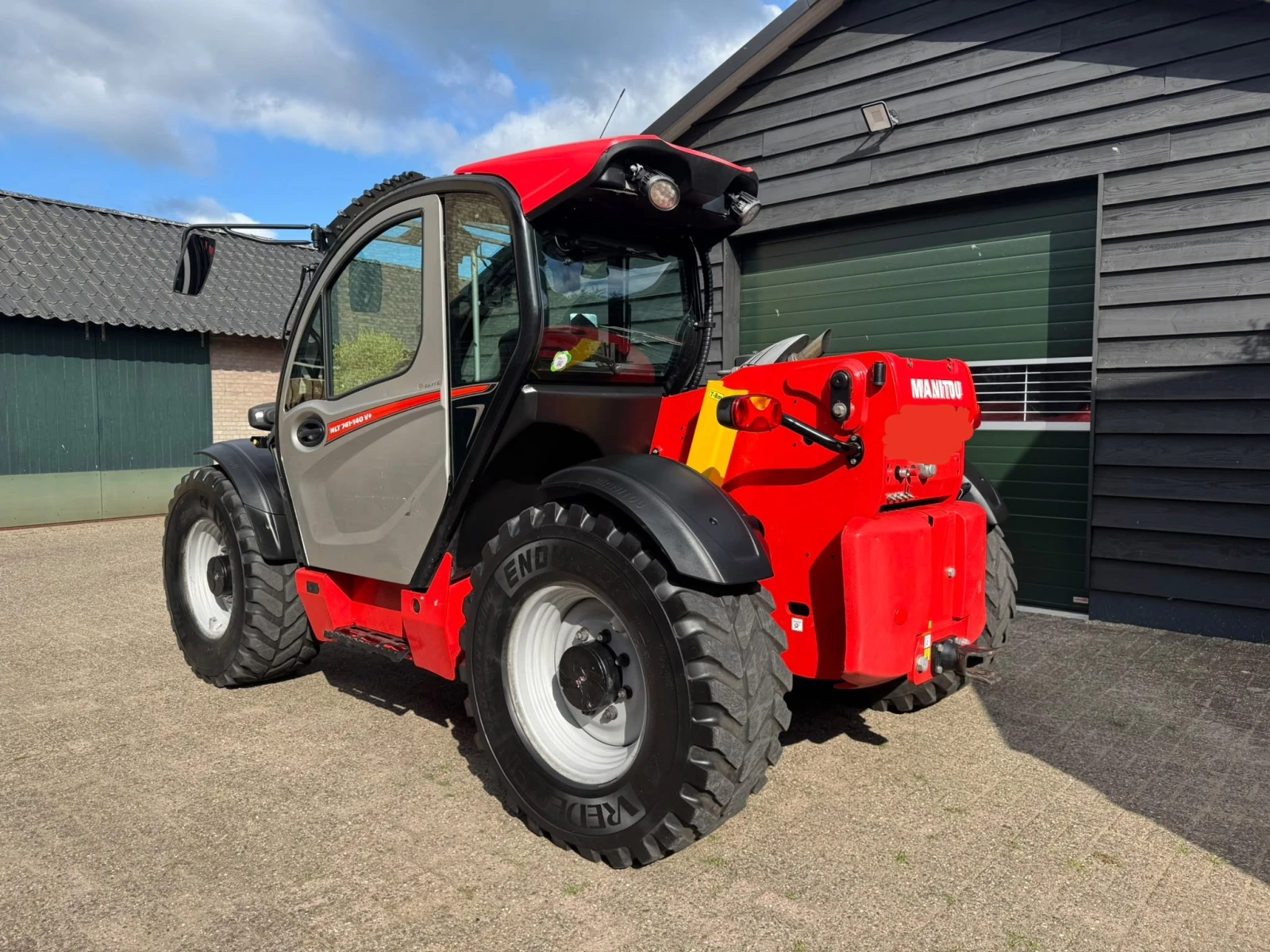 Телескопичен товарач Manitou MLT 741-140 V PLUS ЛИЗИНГ, снимка 2 - Селскостопанска техника - 55766365