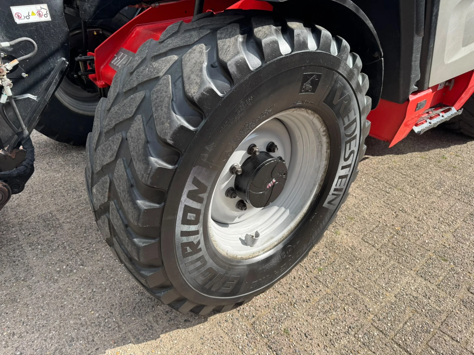 Телескопичен товарач Manitou MLT 741-140 V PLUS ЛИЗИНГ, снимка 8 - Селскостопанска техника - 55766365