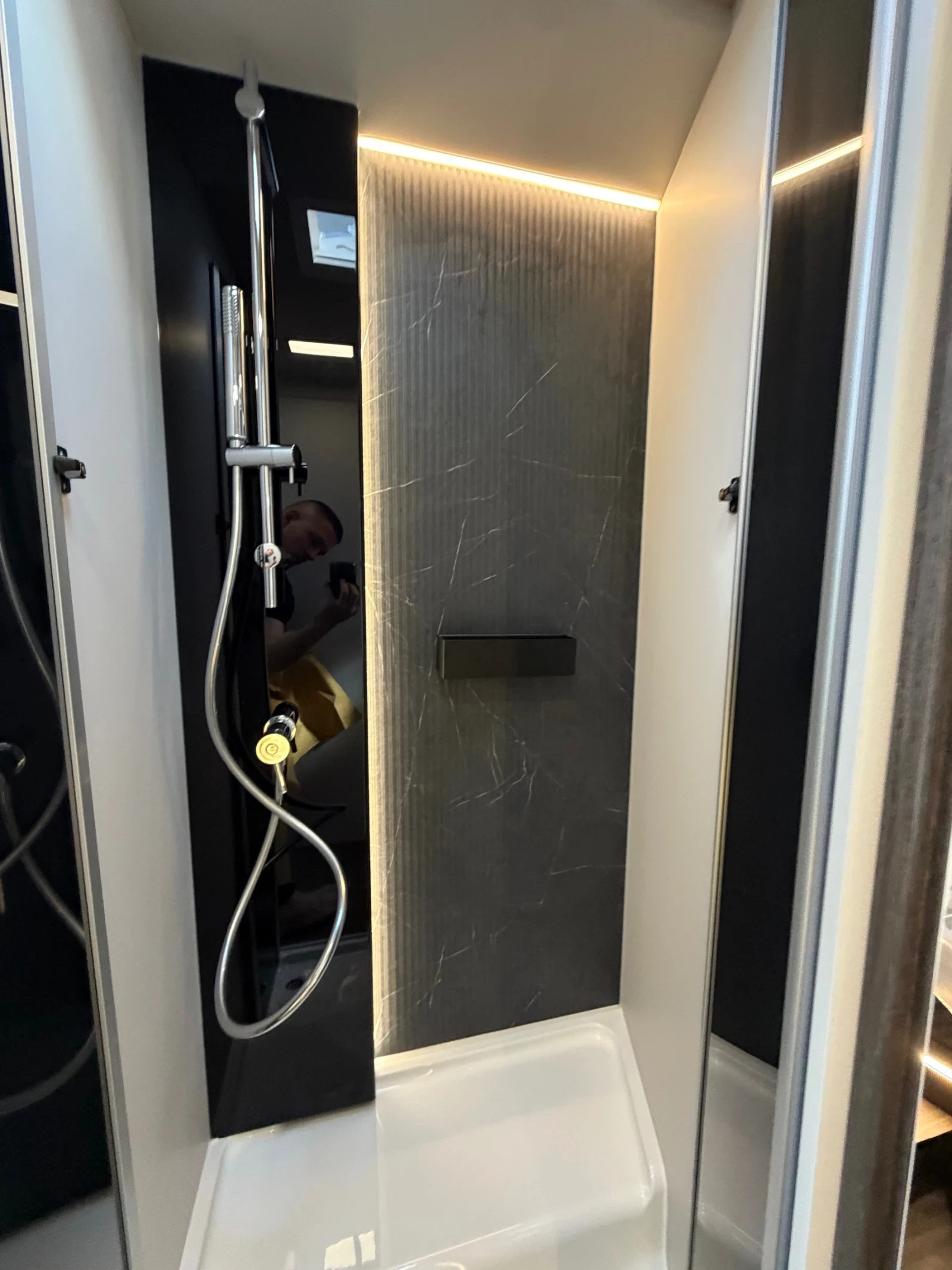 ������ Mobilvetta KEA P90 AT8 2026 | Mobile.bg � ����������� 8