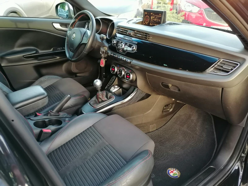 Alfa Romeo Giulietta Quadrifolio 1750* ШВЕЙЦАРИЯ* , снимка 15 - Автомобили и джипове - 43392046