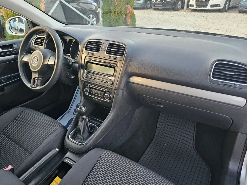 VW Golf 1, 6 TDI КЛИМАТРОНИК , снимка 9 - Автомобили и джипове - 47821066