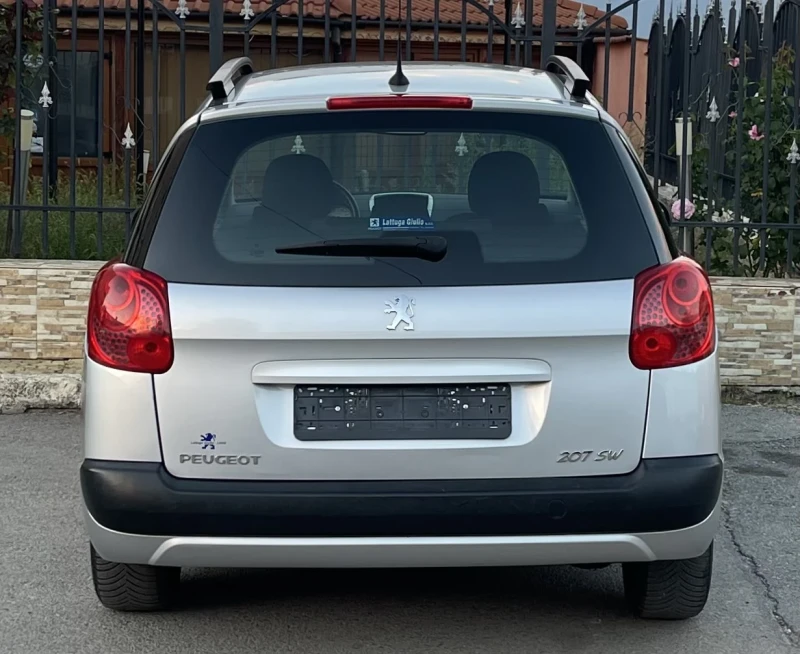 Peugeot 207 SW 1.4i Напълно обслужено ! , снимка 5 - Автомобили и джипове - 48622258