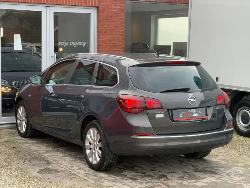 Opel Astra Sports TOURER С РЕГИСТРАЦИЯ, снимка 6 - Автомобили и джипове - 52552492