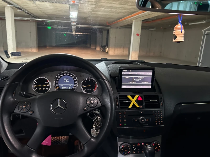 Mercedes-Benz C 220, снимка 9 - Автомобили и джипове - 52740392