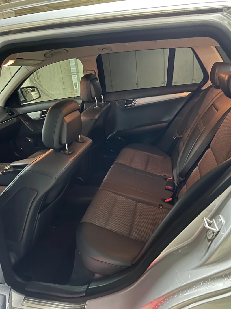 Mercedes-Benz C 220, снимка 8 - Автомобили и джипове - 52740392
