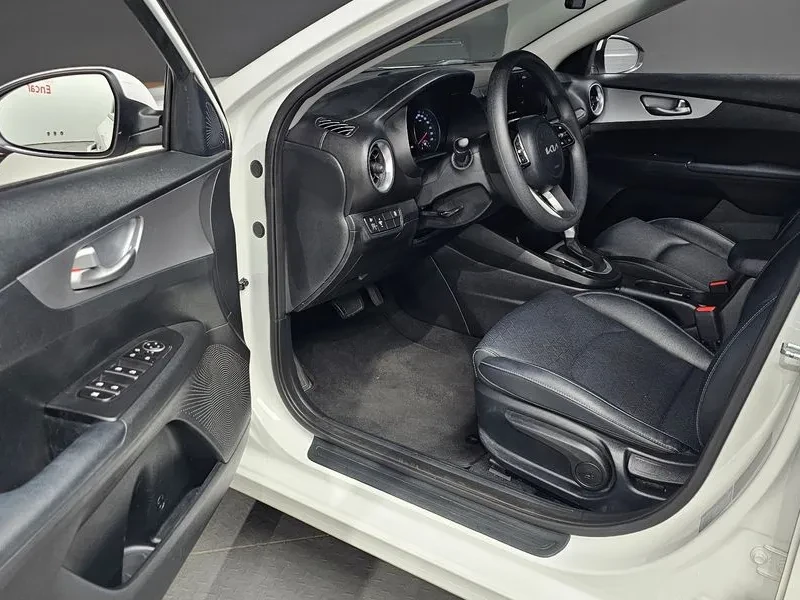 Kia K3 2Nd Generation 1.6 Trendy, снимка 10 - Автомобили и джипове - 56700013