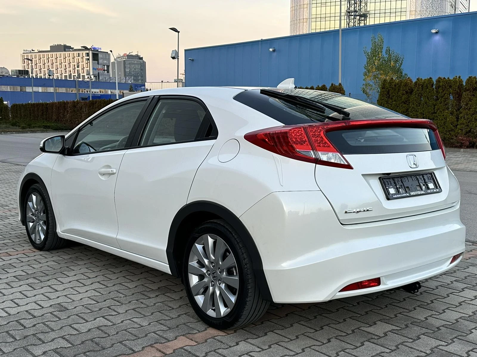 Honda Civic 2.2 I-DTEC - изображение 4