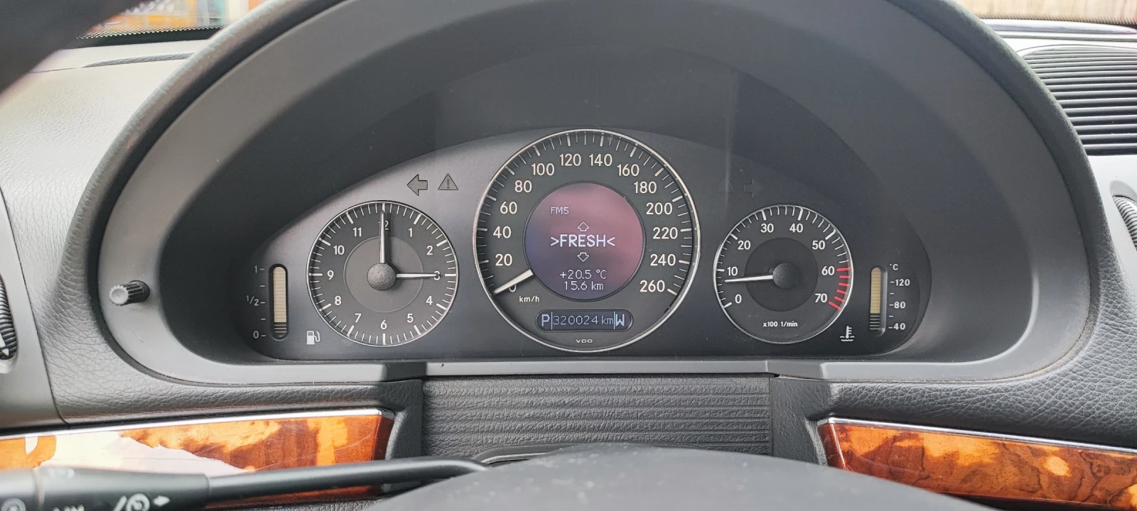 Mercedes-Benz E 320  - изображение 5