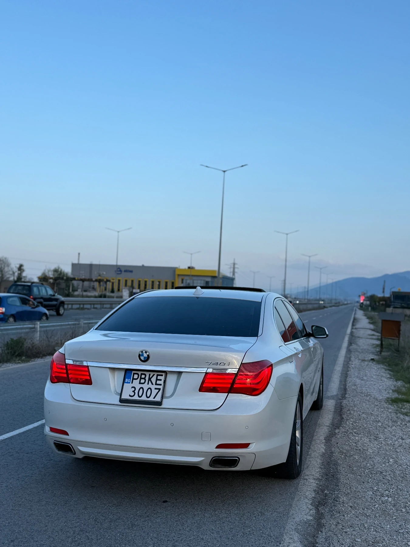 BMW 740  - изображение 4
