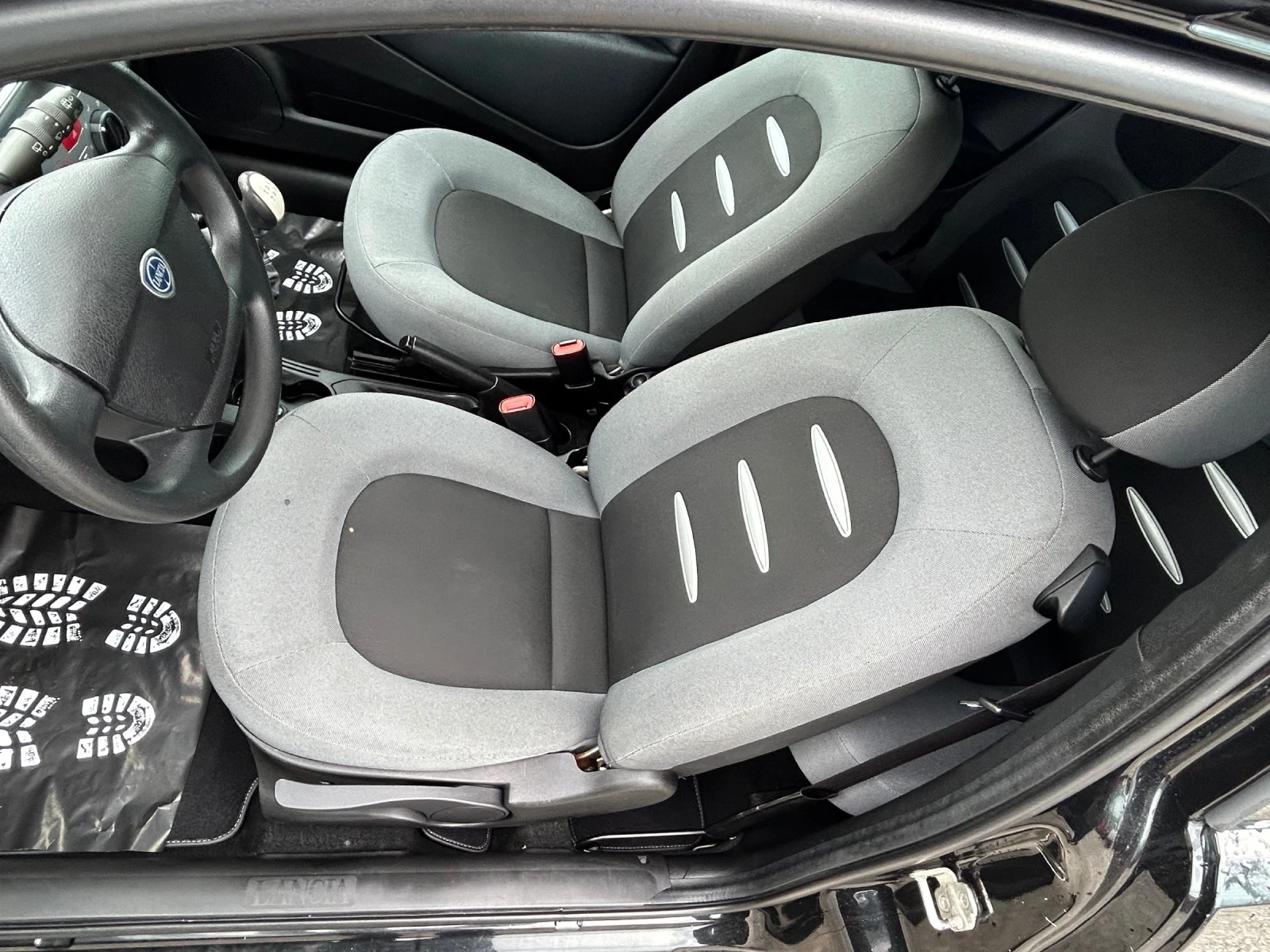 Lancia Ypsilon 1.2i 60K.C. / РАБОТЕЩ КЛИМАТИК / НОВИ ГУМИ - изображение 6