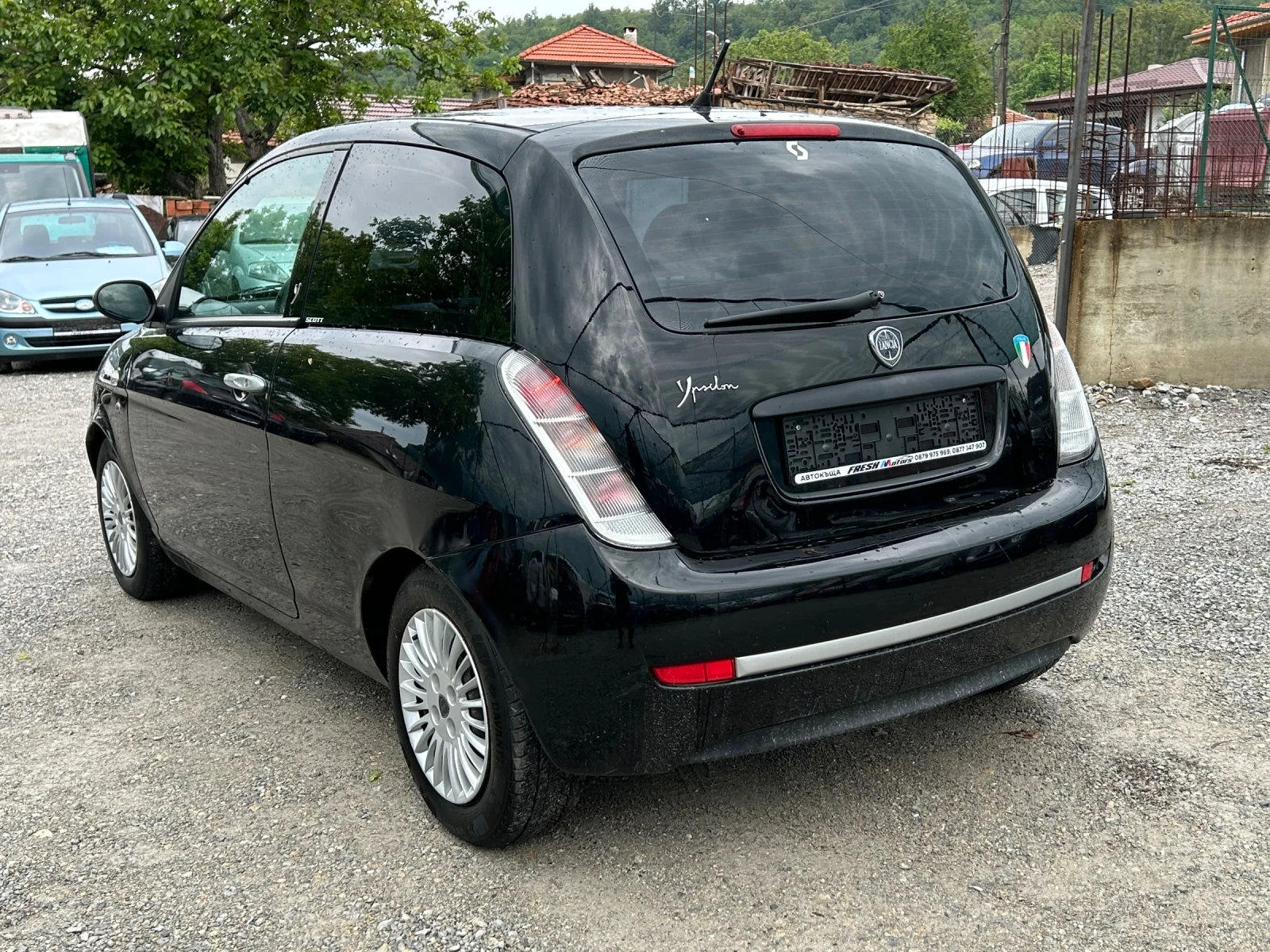 Lancia Ypsilon 1.2i 60K.C. / РАБОТЕЩ КЛИМАТИК / НОВИ ГУМИ - изображение 3