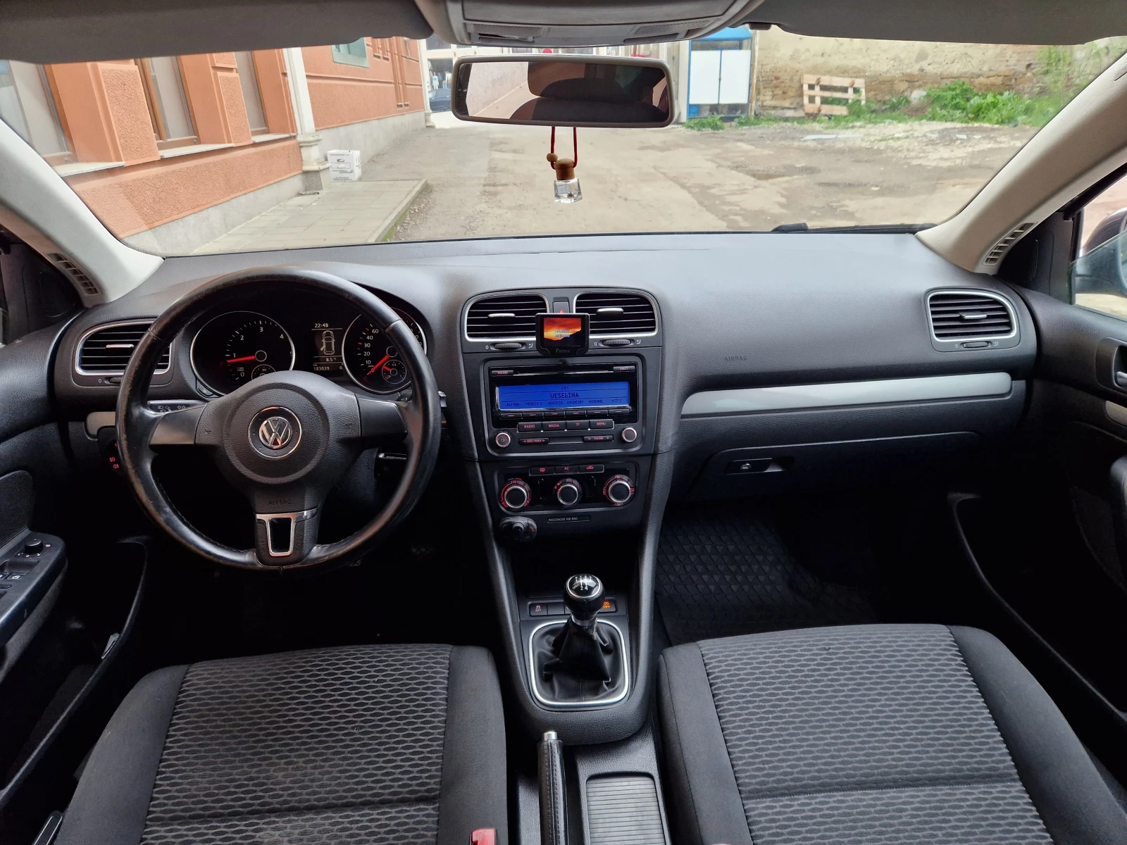VW Golf Бартер/1, 6 105к.с - изображение 10