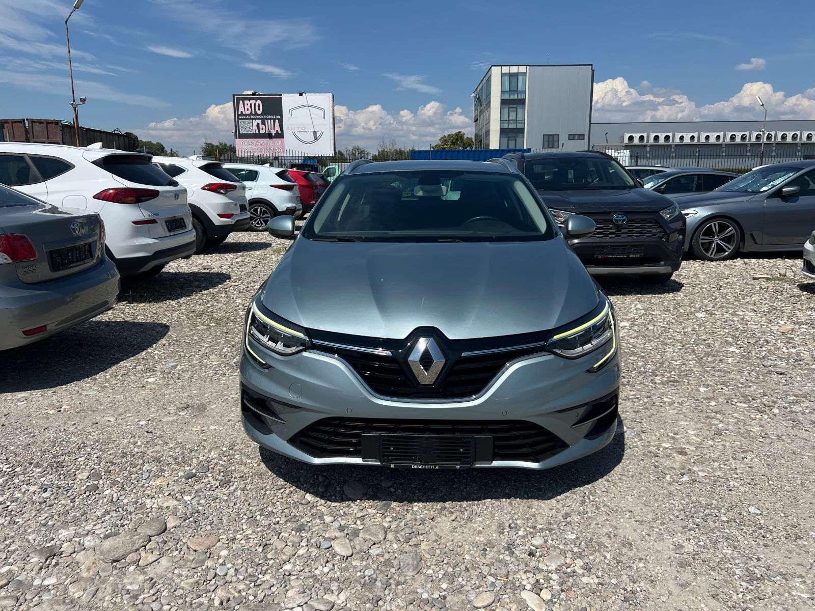 Renault Megane 1.5 DCI (КАТО НОВА) - изображение 2
