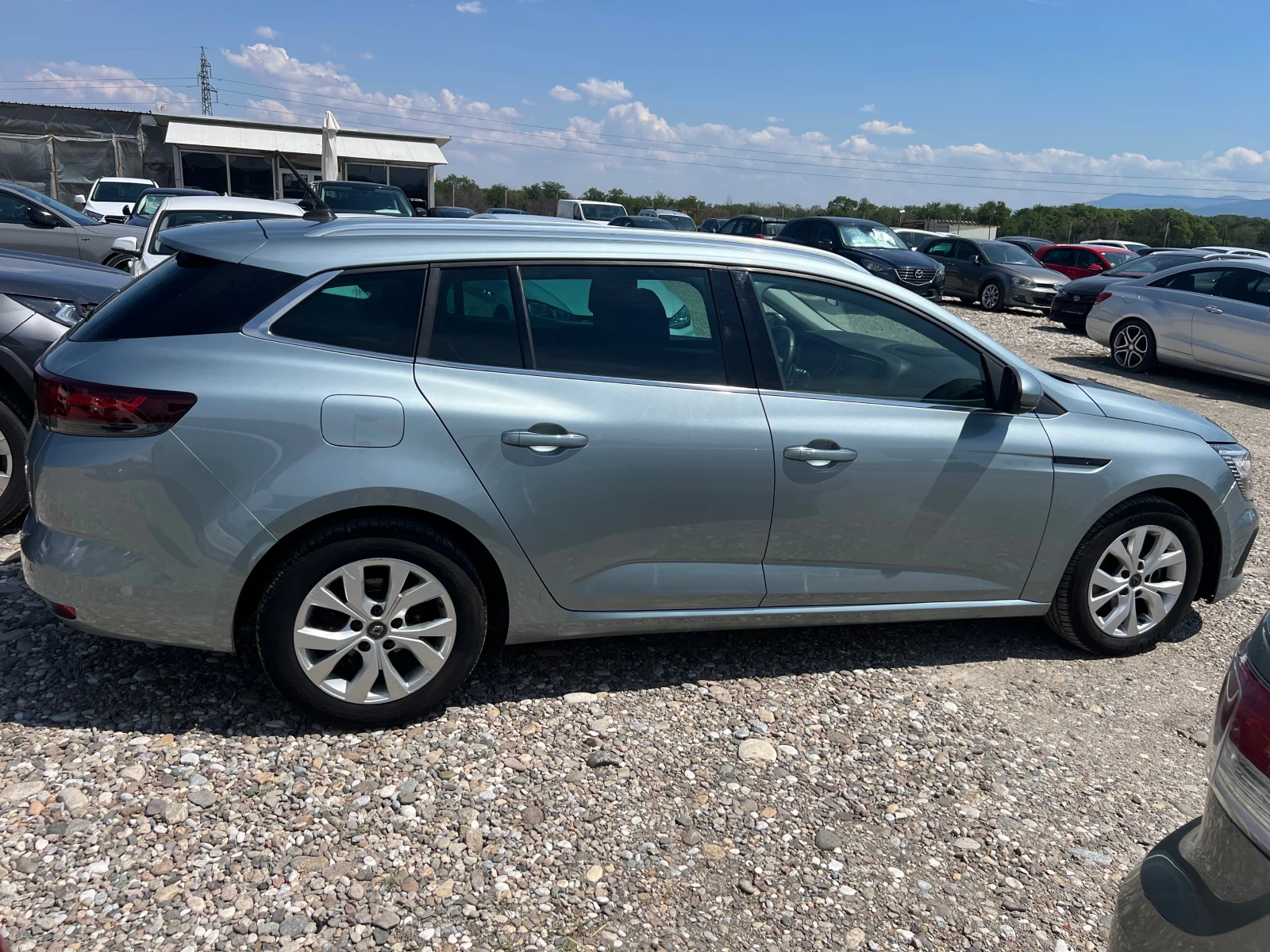 Renault Megane 1.5 DCI (КАТО НОВА) - изображение 4
