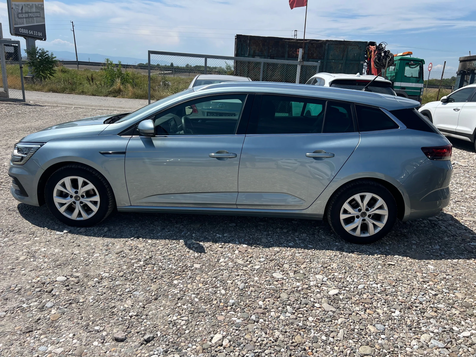Renault Megane 1.5 DCI (КАТО НОВА) - изображение 8
