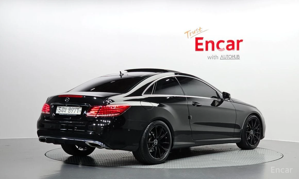 Mercedes-Benz E 200  - изображение 2