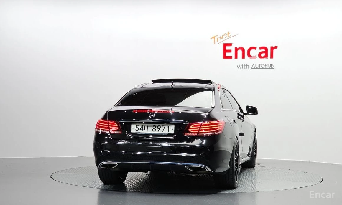 Mercedes-Benz E 200  - изображение 4