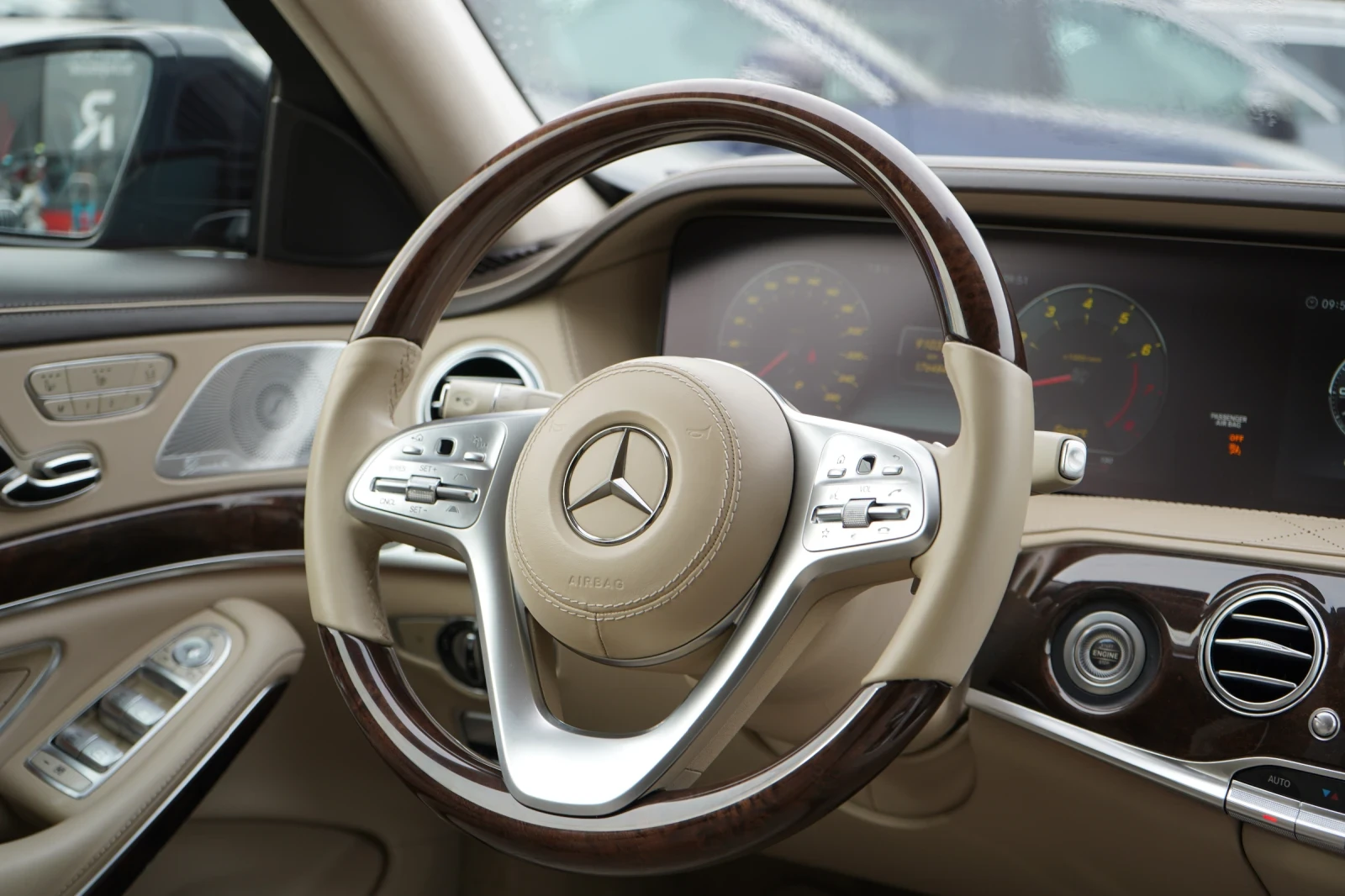 Mercedes-Benz S 560 AMG* 4M* Long* BURMESTER* DISTR* 3xTV* 4SEATS* KEY, снимка 11 - Автомобили и джипове - 53710929