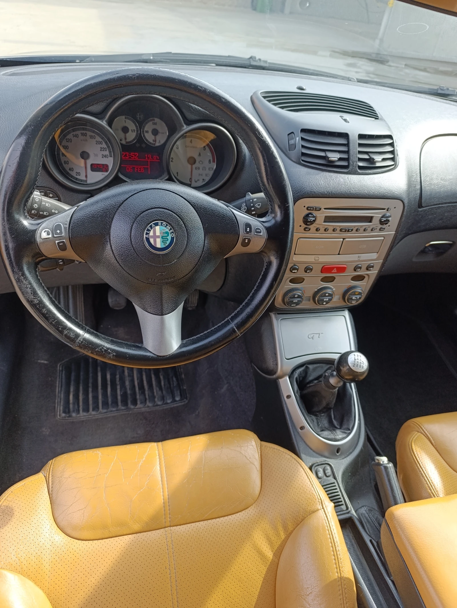 Alfa Romeo Gt 1.9, снимка 8 - Автомобили и джипове - 54220910