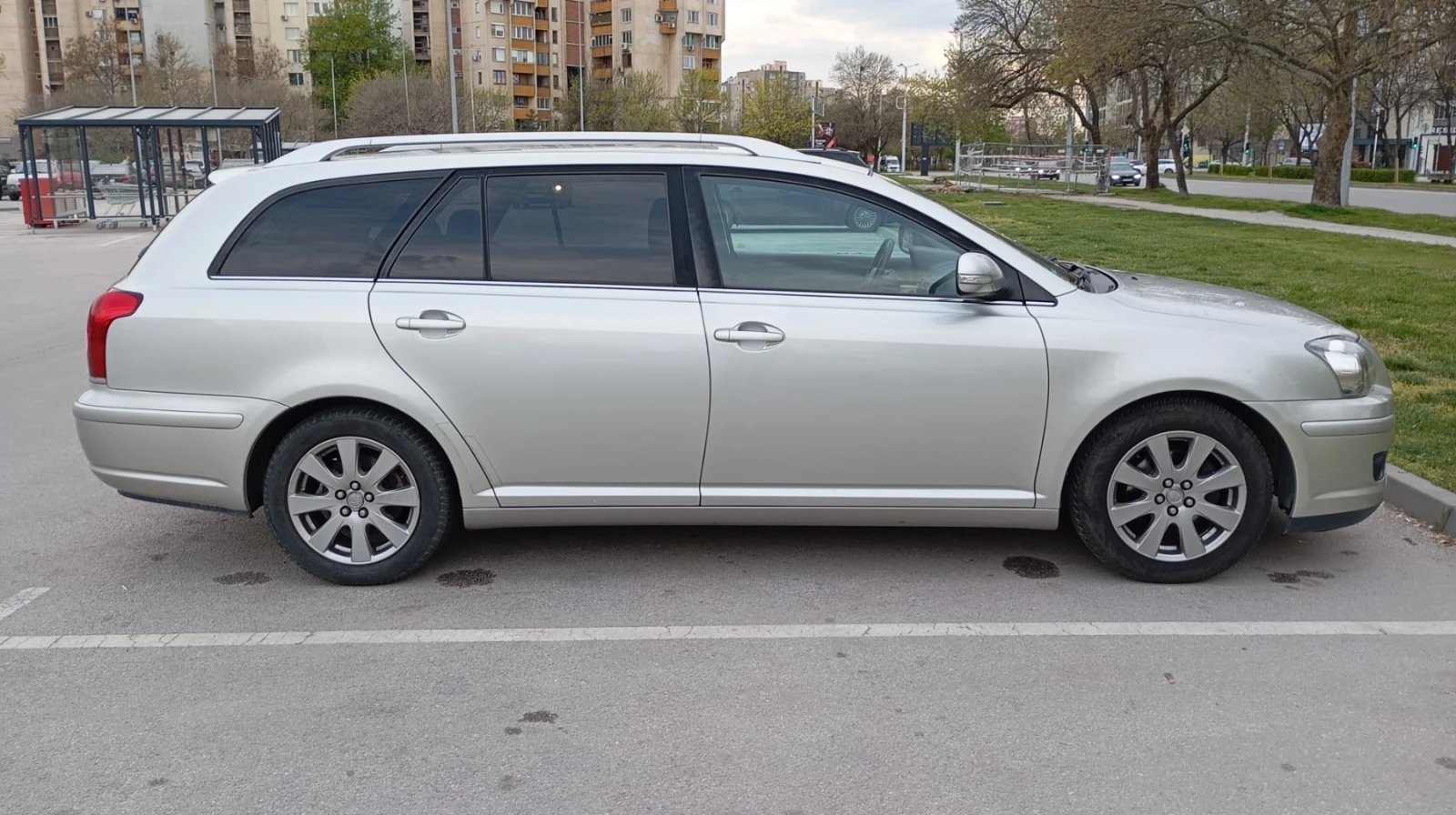 Toyota Avensis 1.8 VVTi, снимка 4 - Автомобили и джипове - 54495535