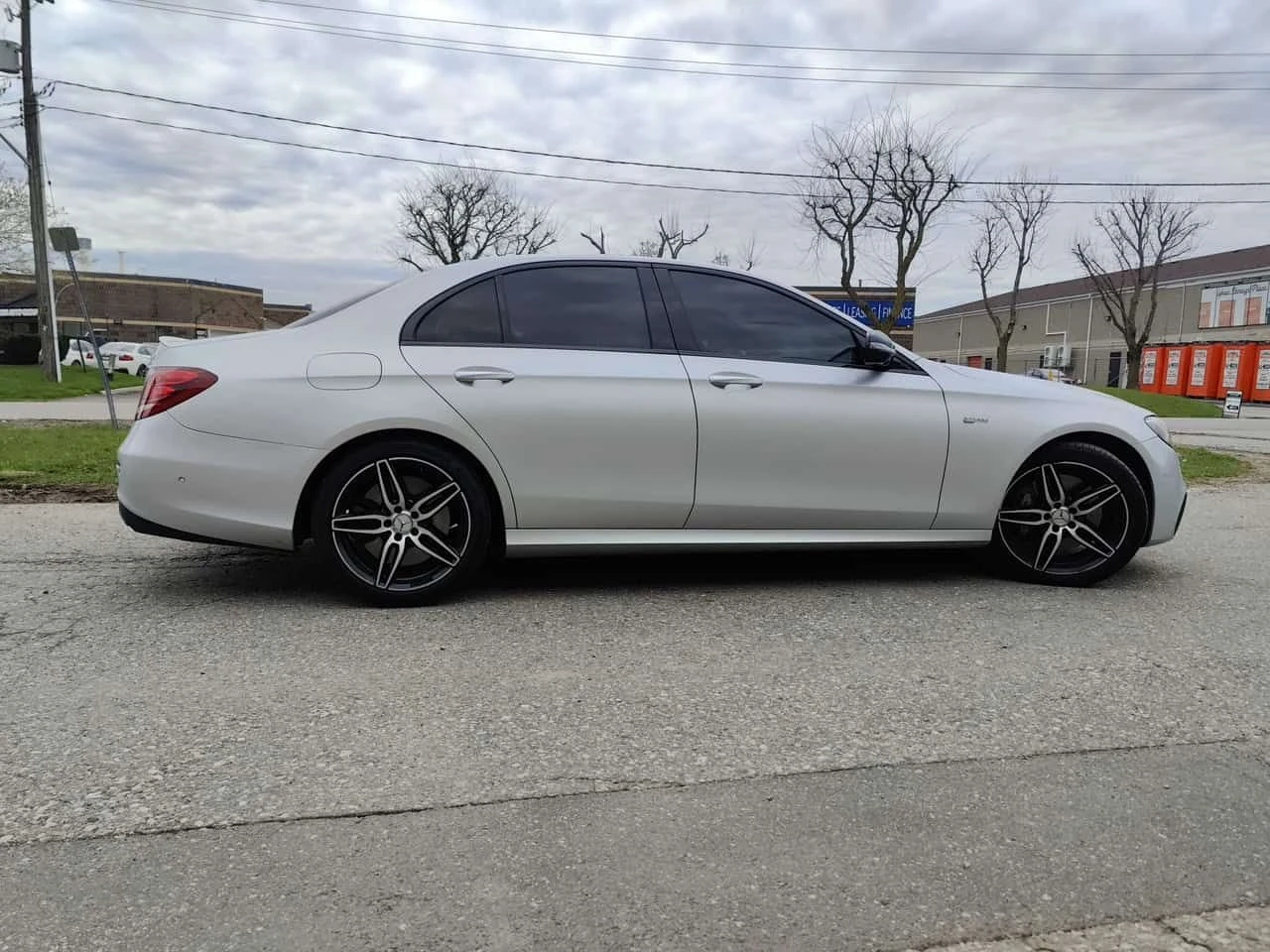 Mercedes-Benz E 43 AMG * CARFAX * ЦЕНА ДО БГ, снимка 4 - Автомобили и джипове - 54726354