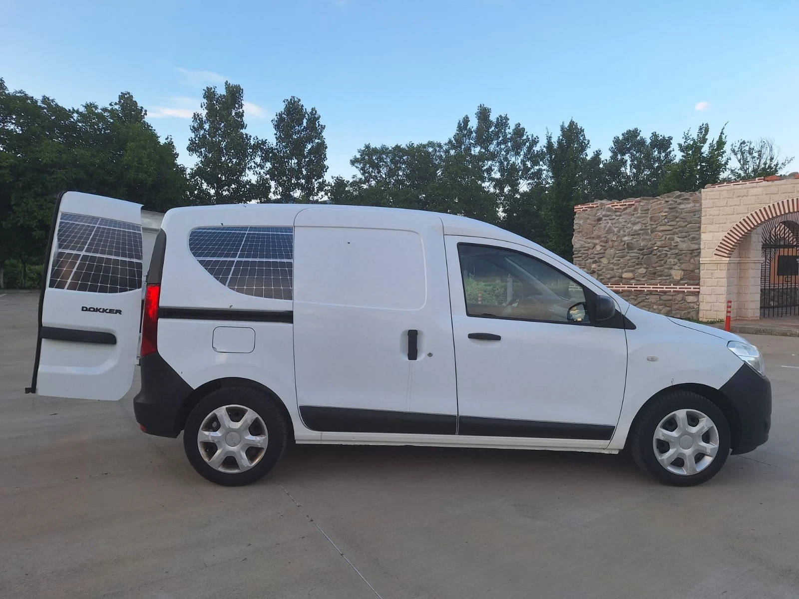 Dacia Dokker 1.5 DCI, снимка 4 - Автомобили и джипове - 55089678