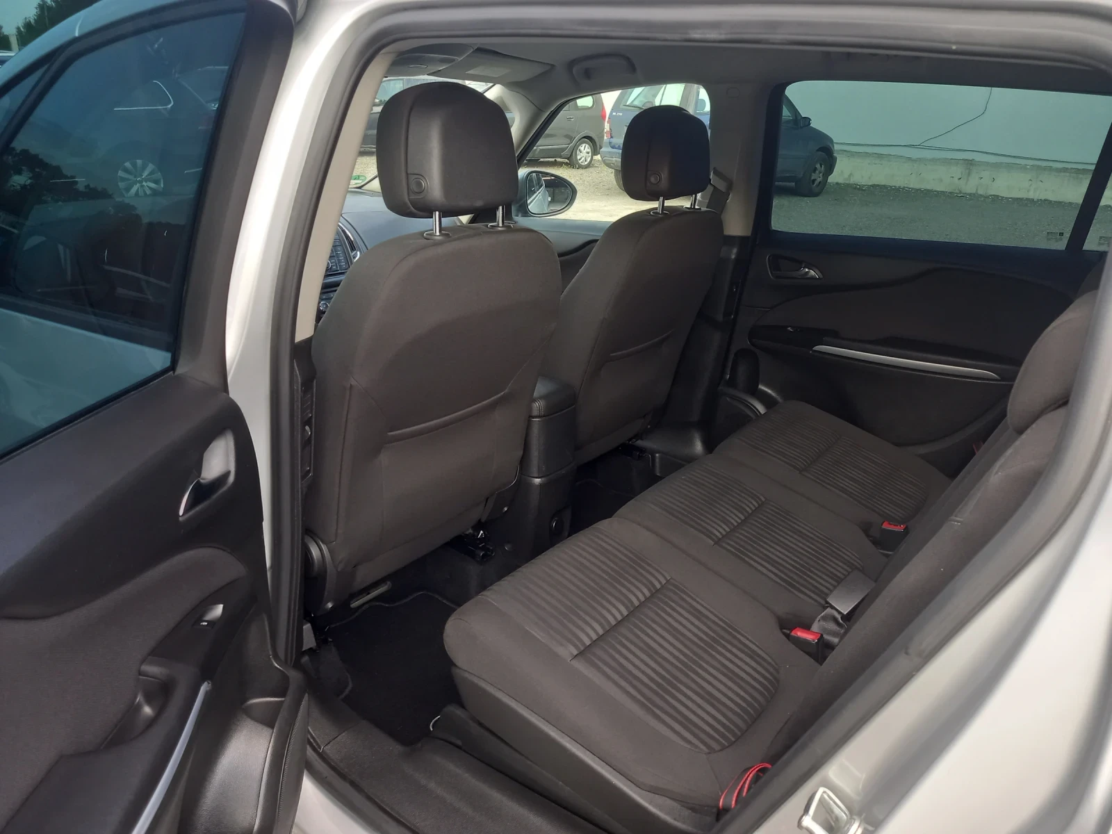 Opel Zafira АВТОМАТИК, снимка 12 - Автомобили и джипове - 55610467
