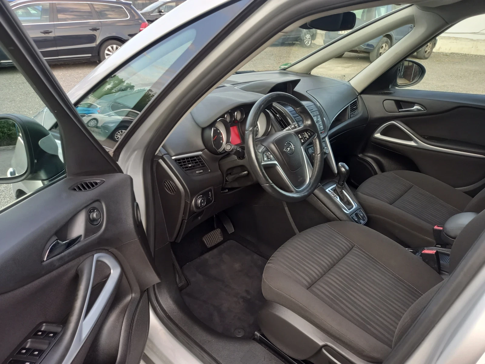 Opel Zafira АВТОМАТИК, снимка 13 - Автомобили и джипове - 55610467