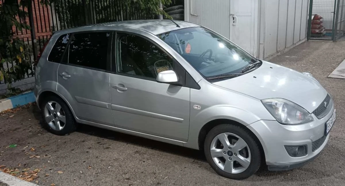 Ford Fiesta 1.4CDI, снимка 16 - Автомобили и джипове - 55651546