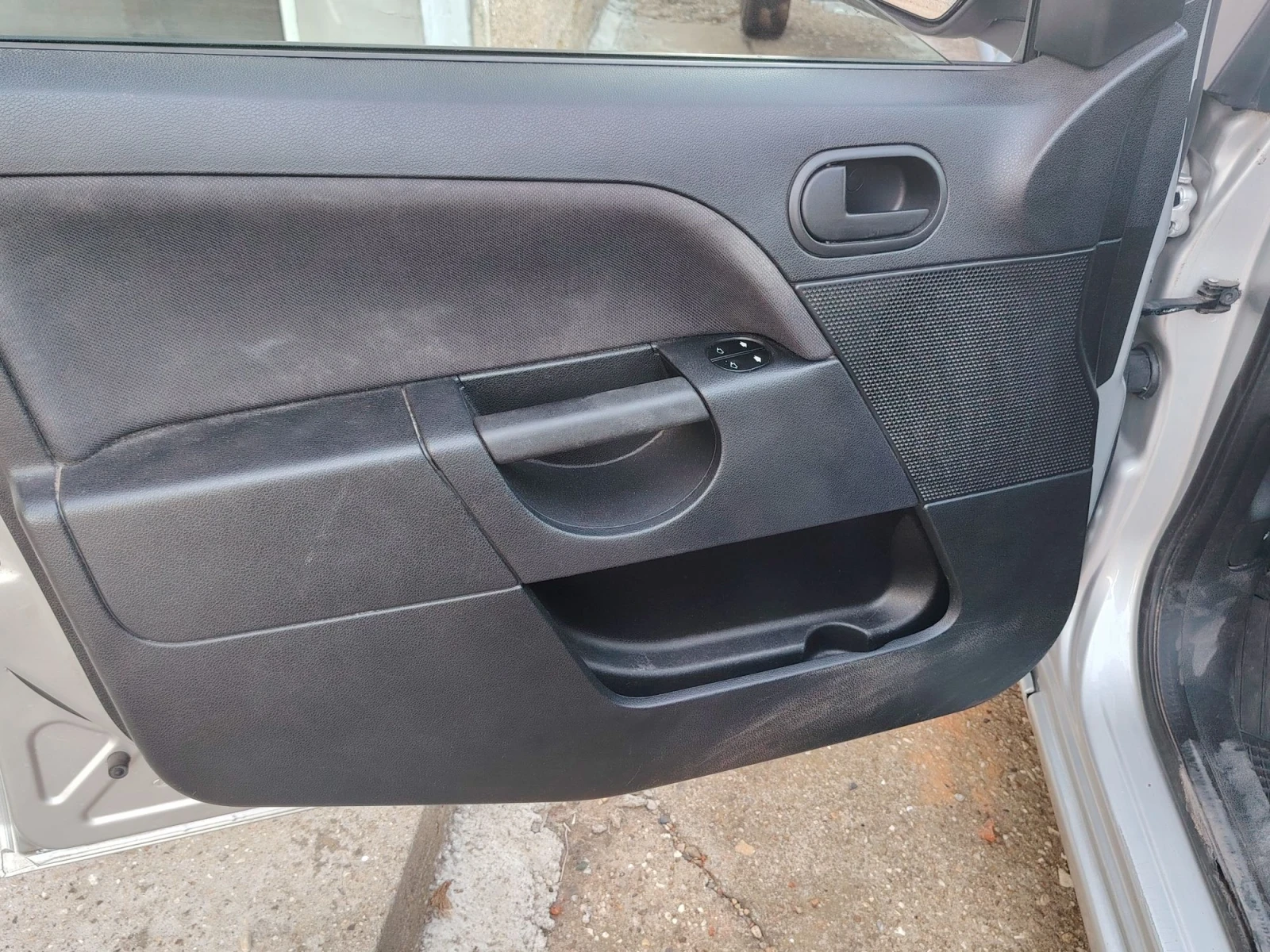 Ford Fiesta 1.4CDI, снимка 4 - Автомобили и джипове - 55651546
