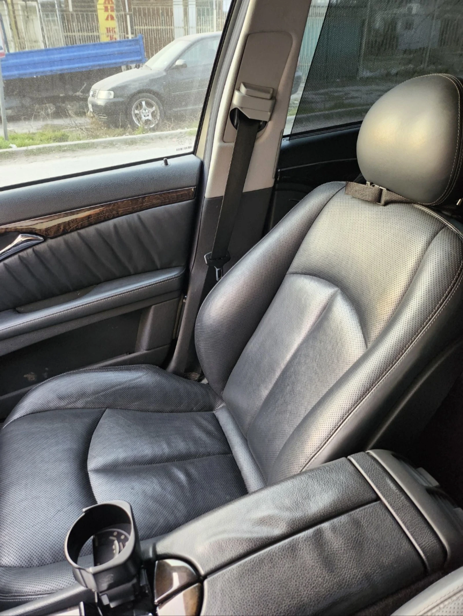 Mercedes-Benz E 320, снимка 10 - Автомобили и джипове - 56467236