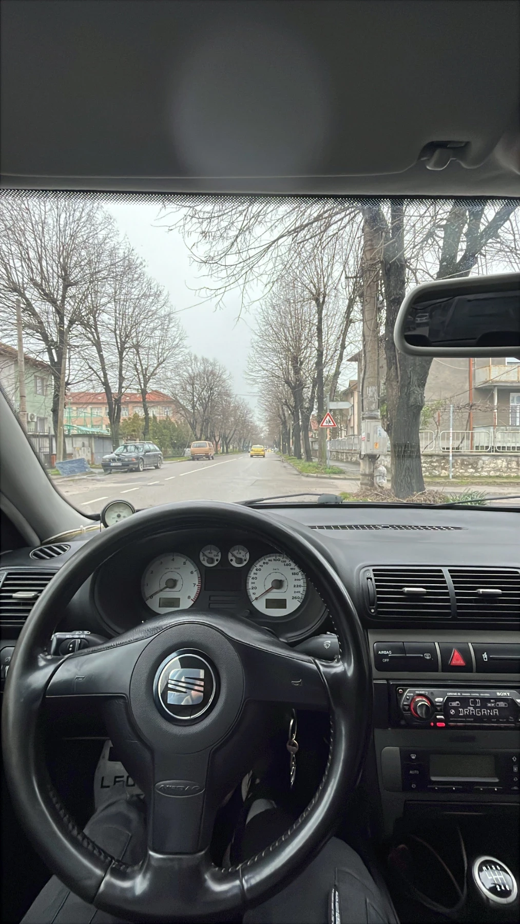 Seat Leon 1.8T с газ, снимка 7 - Автомобили и джипове - 56749434