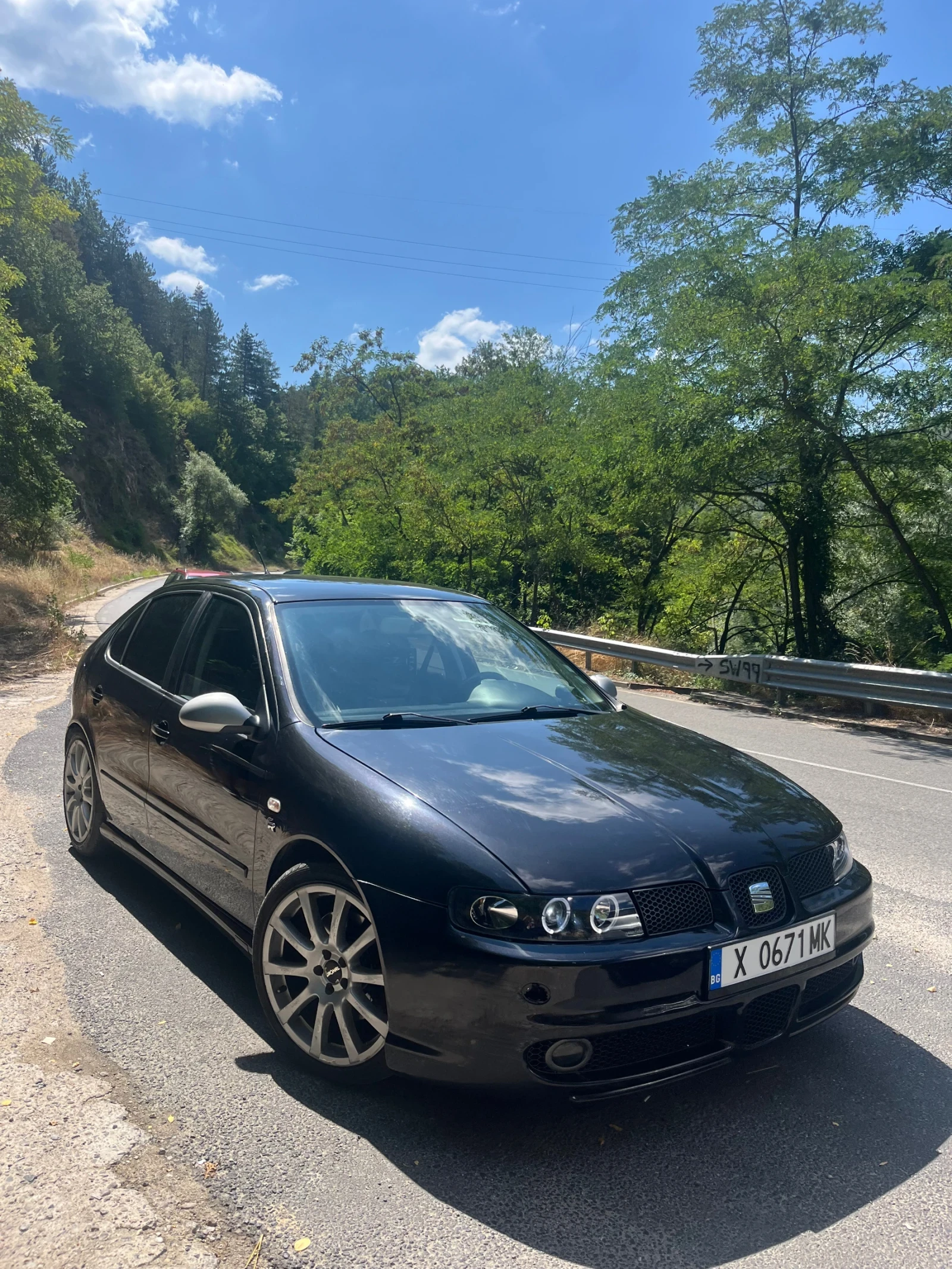 Seat Leon 1.8T с газ, снимка 2 - Автомобили и джипове - 56749434