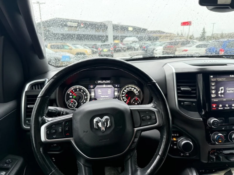 Dodge RAM 1500 * Big Horn * CARFAX * БЕЗ ПЪРВОНАЧАЛНА ВНОСКА, снимка 8 - Автомобили и джипове - 52700340