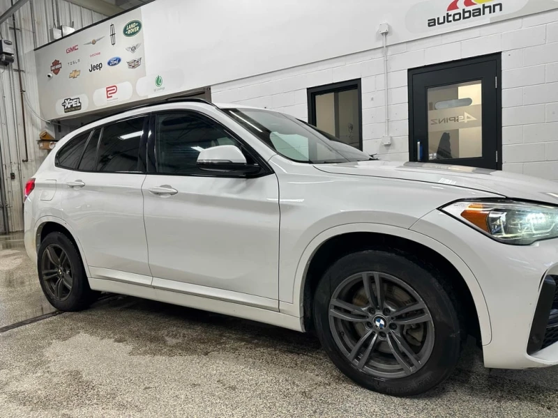 BMW X1 * xDrive28i * CARFAX * БЕЗ ПЪРВОНАЧАЛНА ВНОСКА, снимка 3 - Автомобили и джипове - 52950691