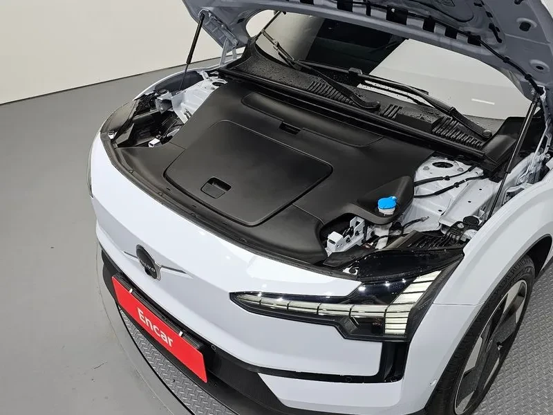 Volvo EX30, снимка 5 - Автомобили и джипове - 56533685