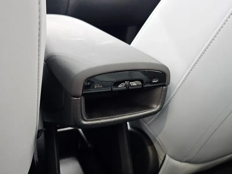 Volvo EX30, снимка 17 - Автомобили и джипове - 56533685