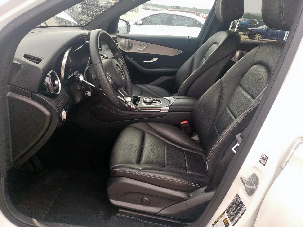 Mercedes-Benz GLC 300 BURMESTER/ПОДГРЕВ/ПАНО/ПЪЛНА СЕРВИЗНА ИСТОРИЯ/ - изображение 7