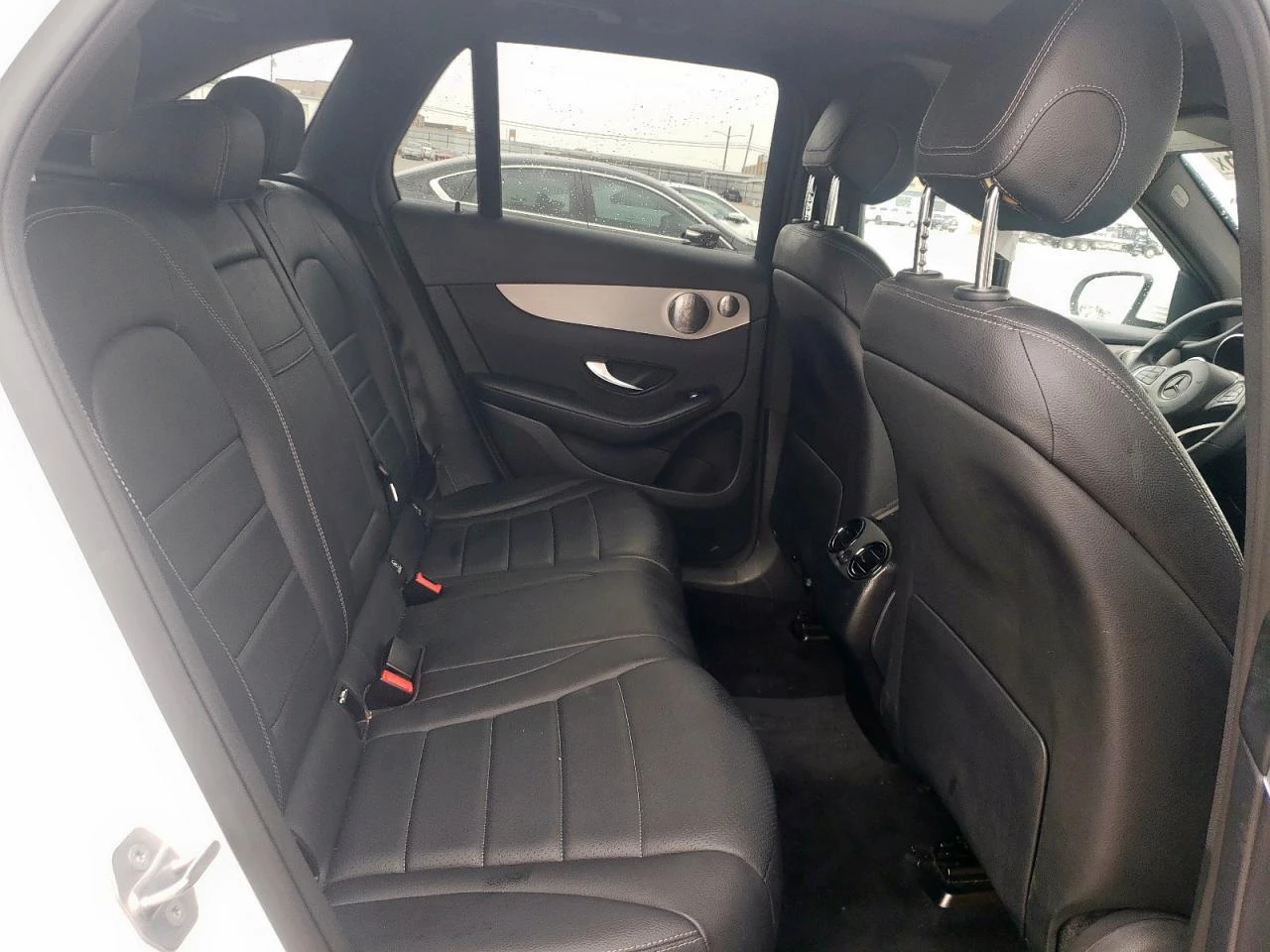 Mercedes-Benz GLC 300 BURMESTER/ПОДГРЕВ/ПАНО/ПЪЛНА СЕРВИЗНА ИСТОРИЯ/ - изображение 10