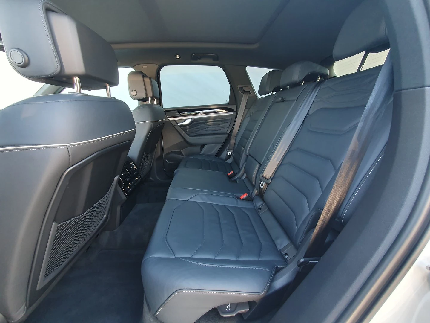 VW Touareg Elegance 3.0 V6 eHybrid 4MOTION - изображение 5