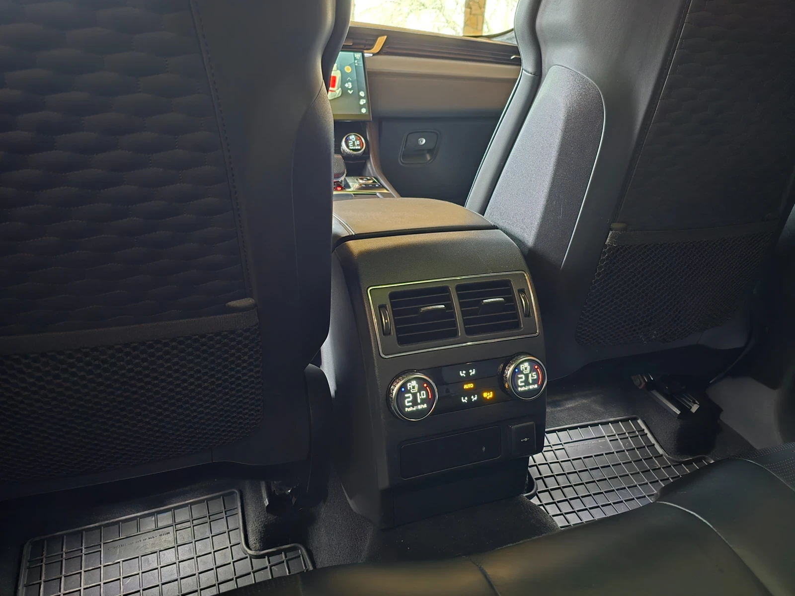 Jaguar F-PACE SVR P550, снимка 12 - Автомобили и джипове - 53933185