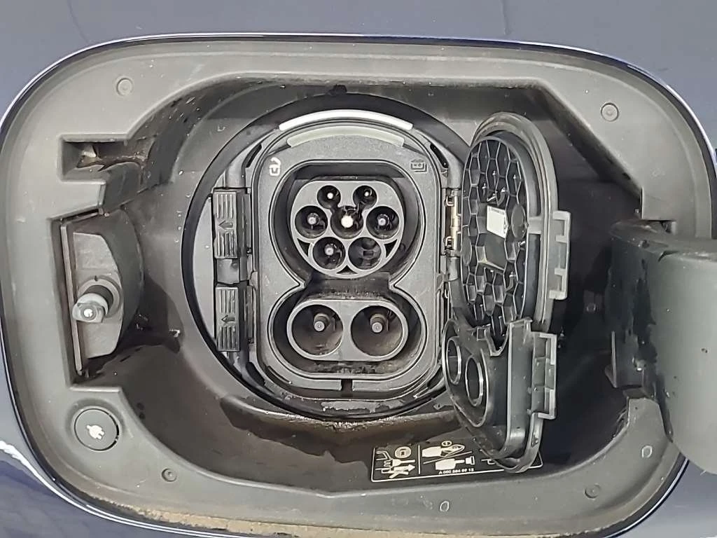 Mercedes-Benz EQC 400 4-Matic, снимка 16 - Автомобили и джипове - 53961751