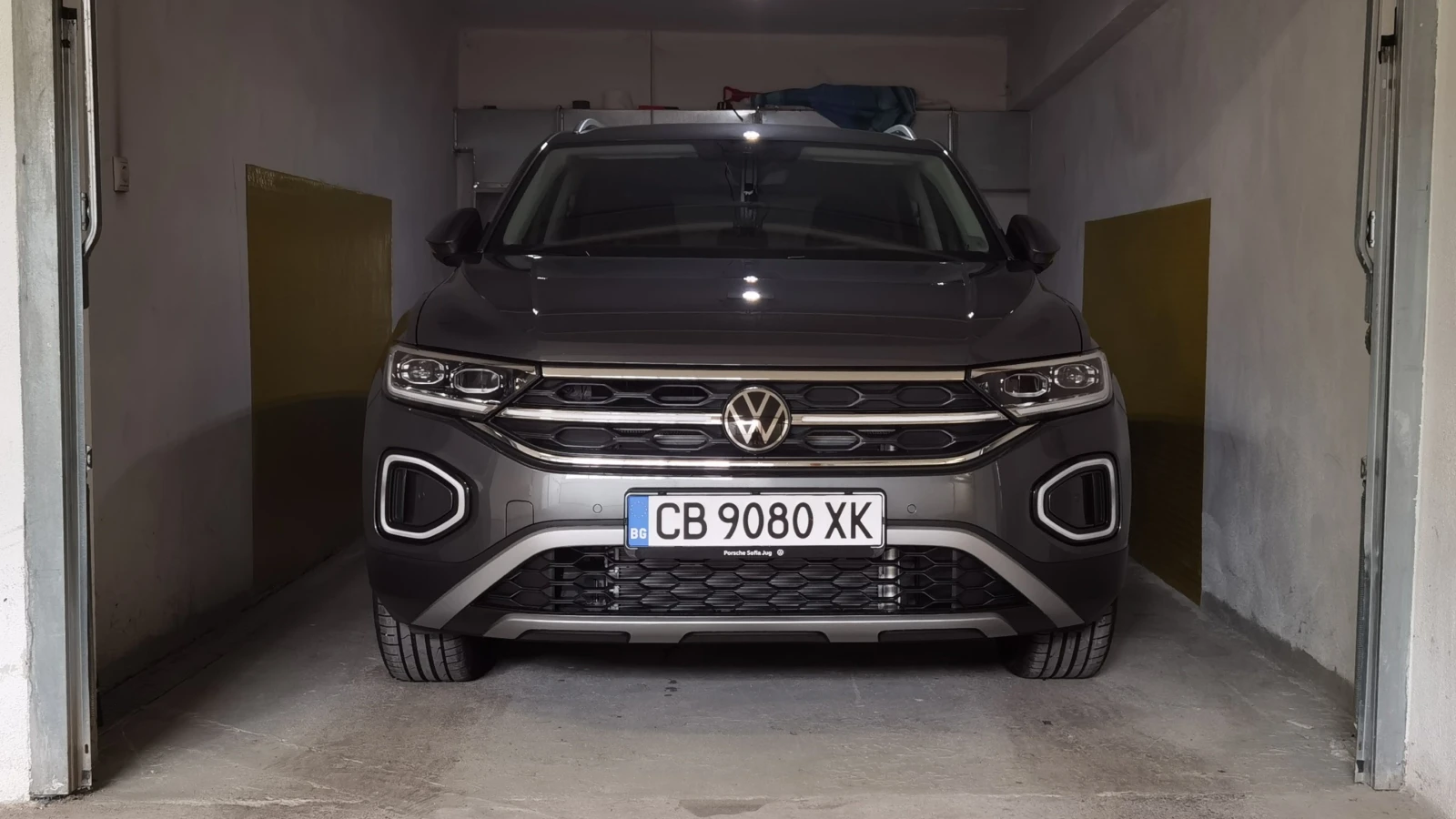 VW T-Roc 2.0 TSI 4Motion, снимка 8 - Автомобили и джипове - 54442367