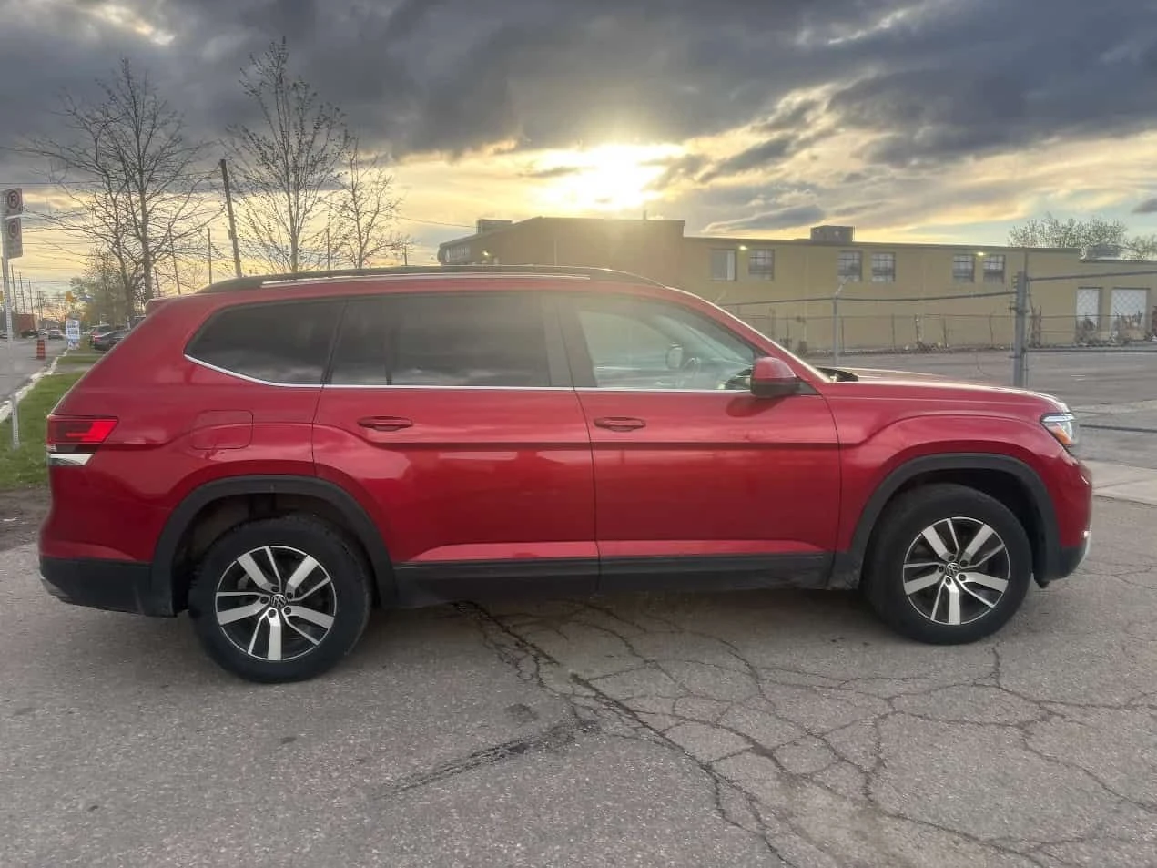 VW Atlas * Comfortline * CARFAX * ЦЕНА ДО БГ, снимка 3 - Автомобили и джипове - 54525243